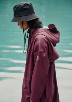 Mode PU Poncho D Vanntett poncho til dame