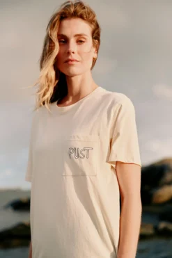 Mode X Frida Tee U Samarbeid med Frida Grande